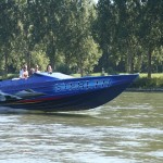 Steahlt Boot am Rhein